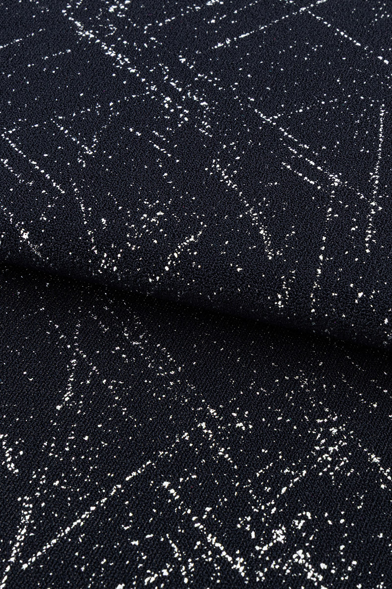 Stoff in der Farbe schwarz-silber